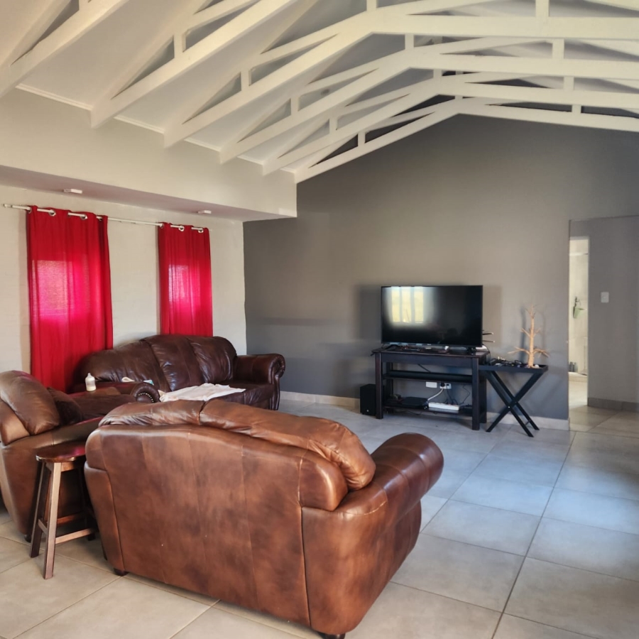 To Let 3 Bedroom Property for Rent in Van Der Hoff Park North West